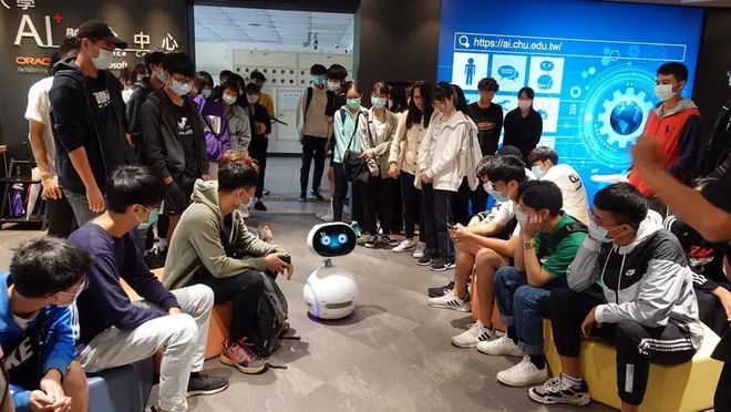 PG麻将胡了：大V预判：中国在制度和电力上优势明显借助AI未来或成为前所未有的强国(图2)