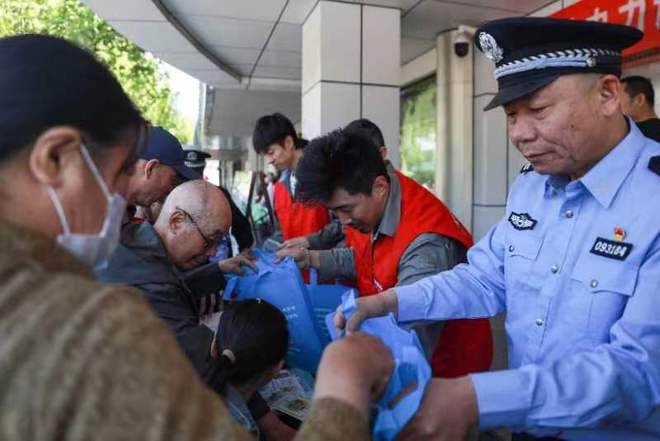 国网秦皇岛供电公司开展“保护电力设施、畅通能源通道”宣传活动(图2)