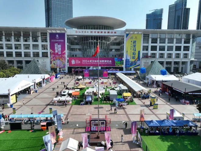 4万份樱花大礼包2025武汉马拉松福利开箱啦！(图2)
