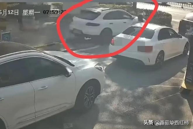 后续！保时捷撞到行人女车主潇洒戴墨镜当地回应：不是故意的(图3)